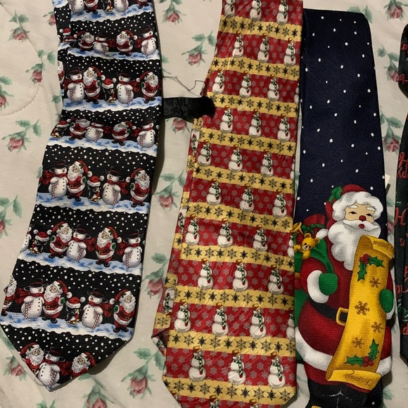 6 Christmas ties - Picture 3 of 5